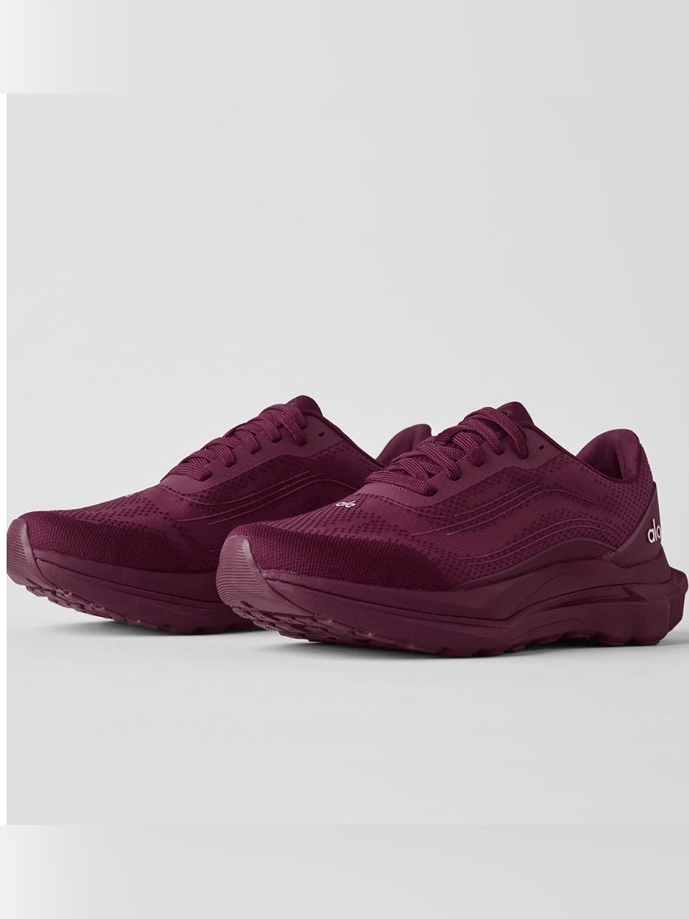 NWOT Alo Runners